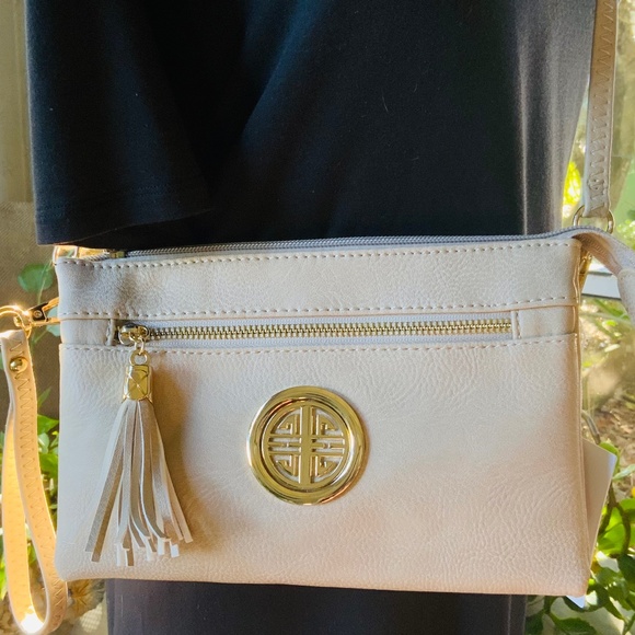 Handbags - Cream CROSSBODY w/MEDALLION / MESSENGER BAG⭐️  LIGHT WEIGHT- NEW CONDITION w/Tag